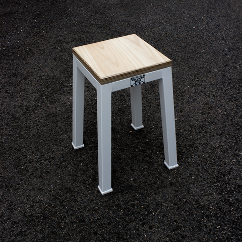 “RIG” motorcycle stool